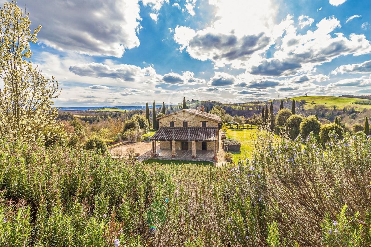 House in Orvieto, Italy, 459.6 sq.m - picture 1