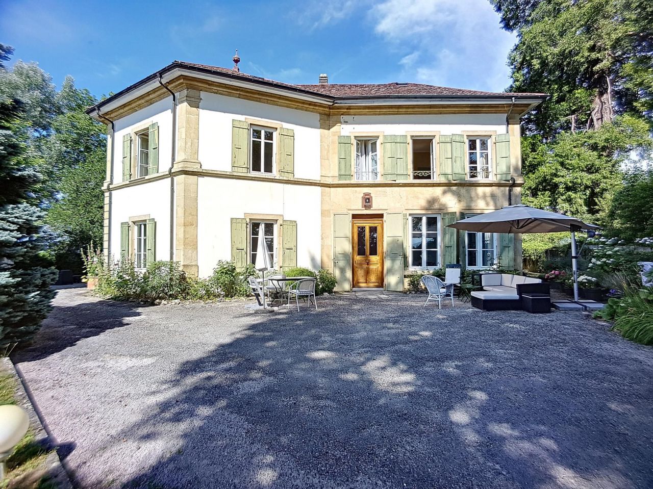Haus Yverdon-les-Bains, Schweiz, 2 842 m2 - Foto 1