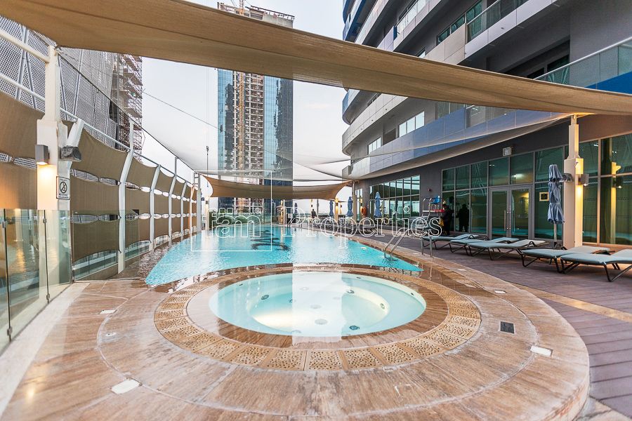 Apartment in Dubai, UAE, 77 sq.m - picture 1
