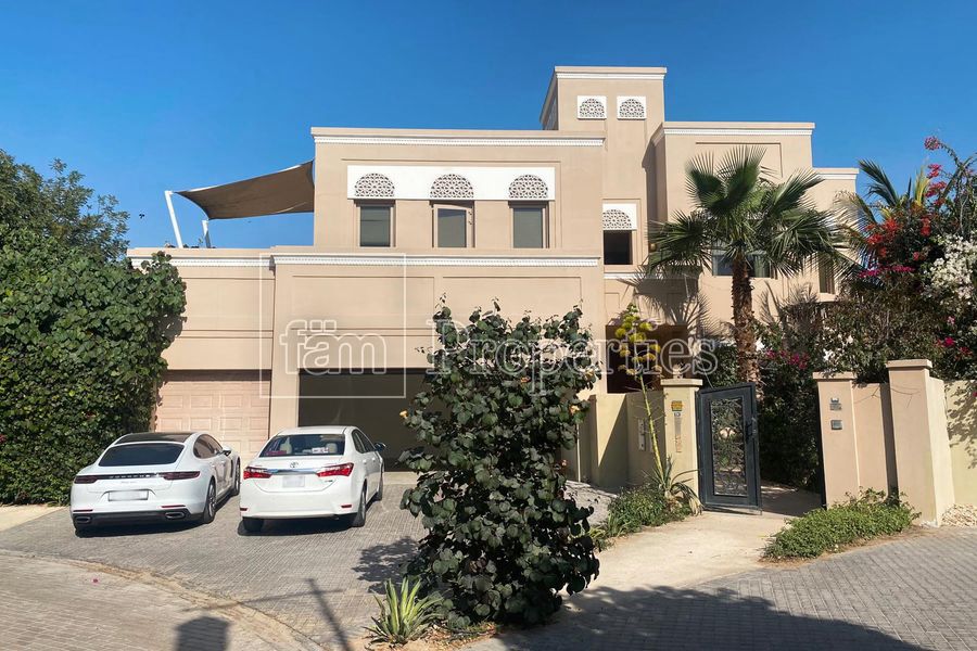House Al Barari, UAE, 1 014 sq.m - picture 1