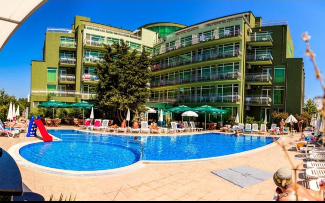 Hotel at Sunny Beach, Bulgaria, 5 300 sq.m - picture 1