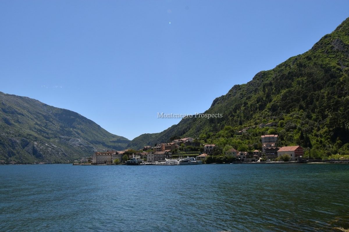 Land in Kotor, Montenegro, 6 416 sq.m - picture 1