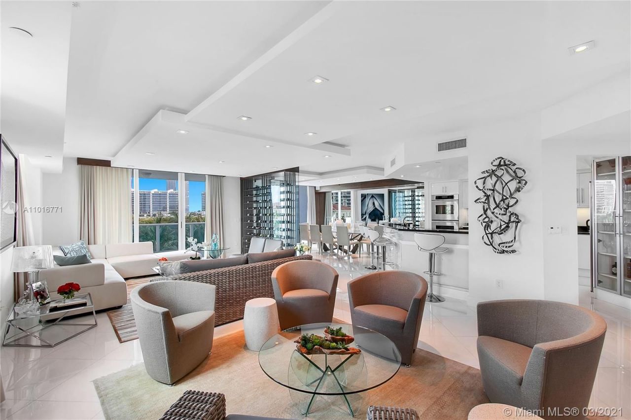 Appartement à Miami, États-Unis, 330 m2 - image 1