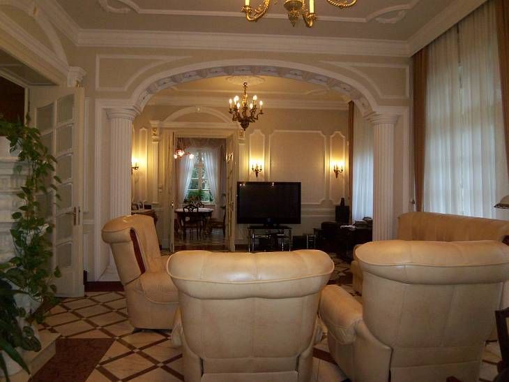 Villa in Budapest, Ungarn, 1 200 m2 - Foto 1