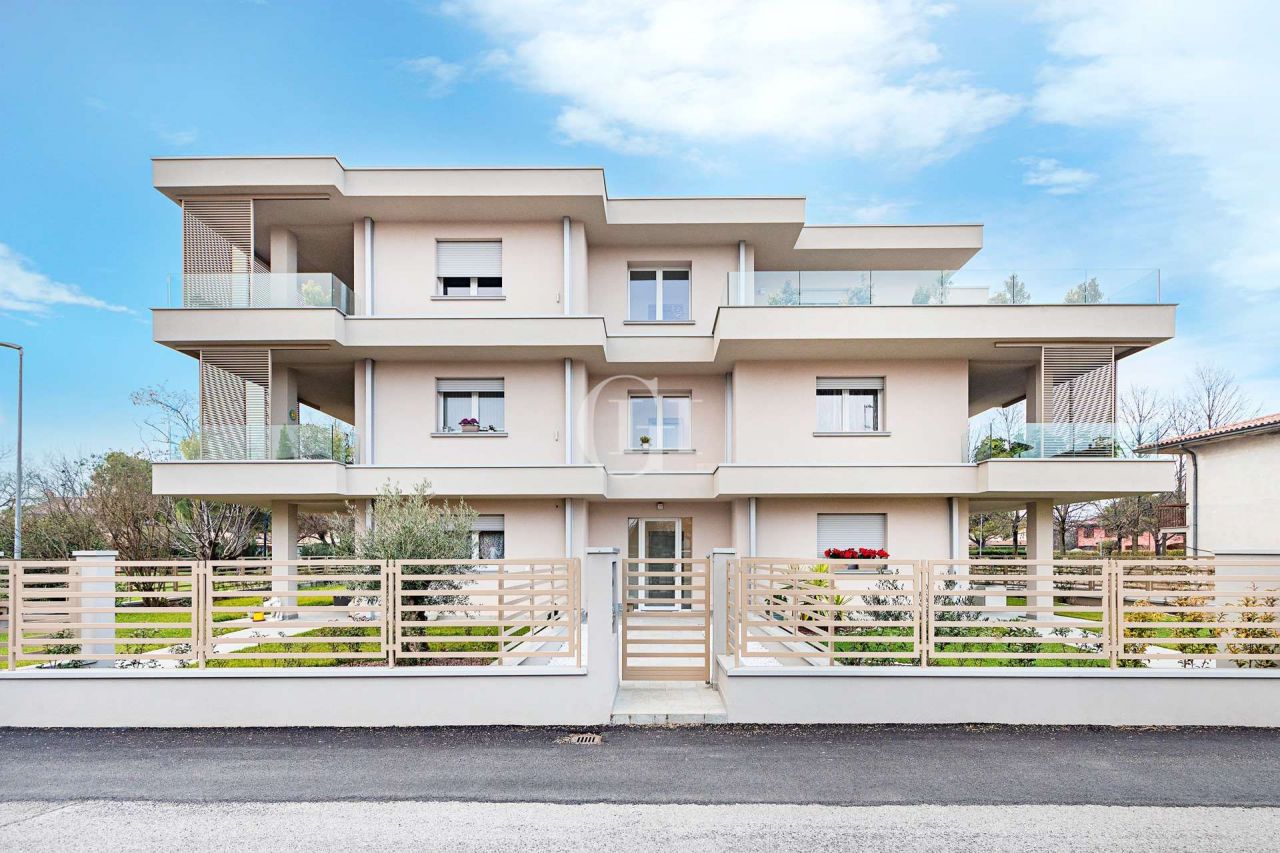 Apartment on Lake Garda, Italy, 85 sq.m - picture 1