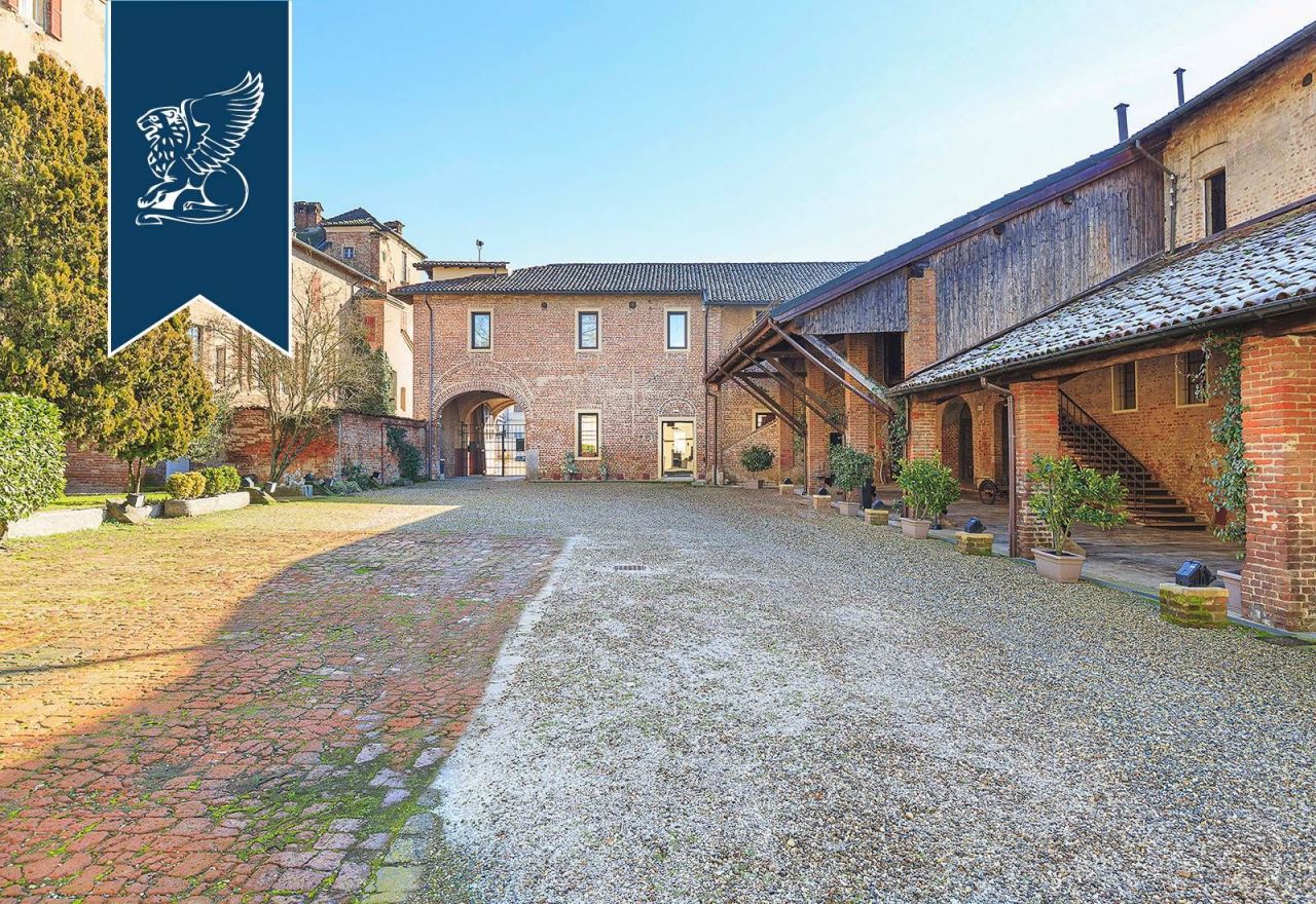 Villa in Pavia, Italien, 5 000 m2 - Foto 1