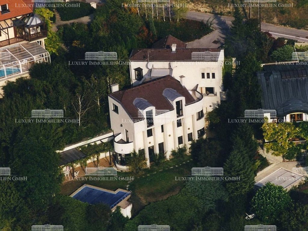 Villa in Lower Austria, Austria, 343 sq.m - picture 1