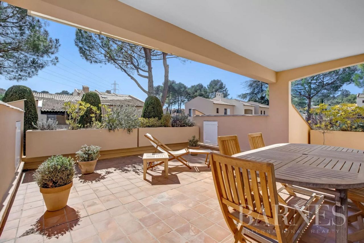 Flat in Mougins, France, 51.55 sq.m - picture 1