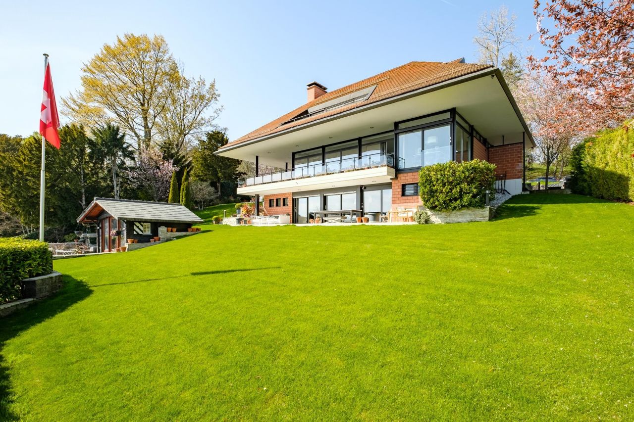 Casa Nyon, Suiza, 1 330 m2 - imagen 1