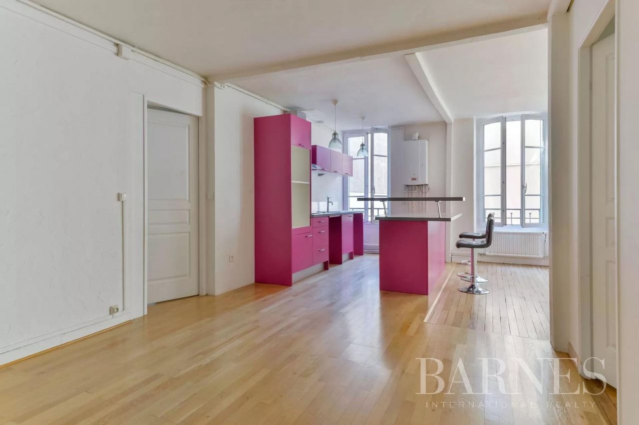 Flat in Lyon, France, 103.85 sq.m - picture 1