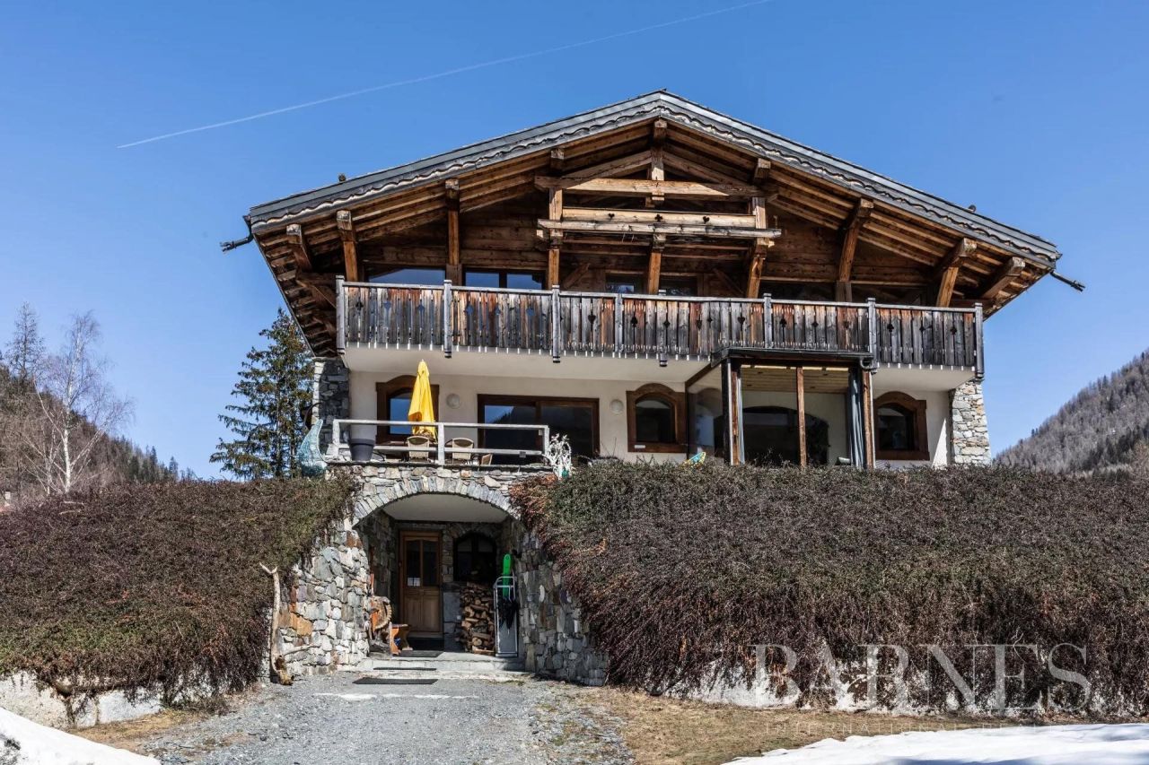 Maison à Chamonix-Mont-Blanc, France - image 1