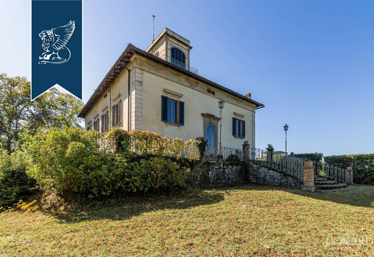 Villa in Florence, Italy, 1 000 sq.m - picture 1