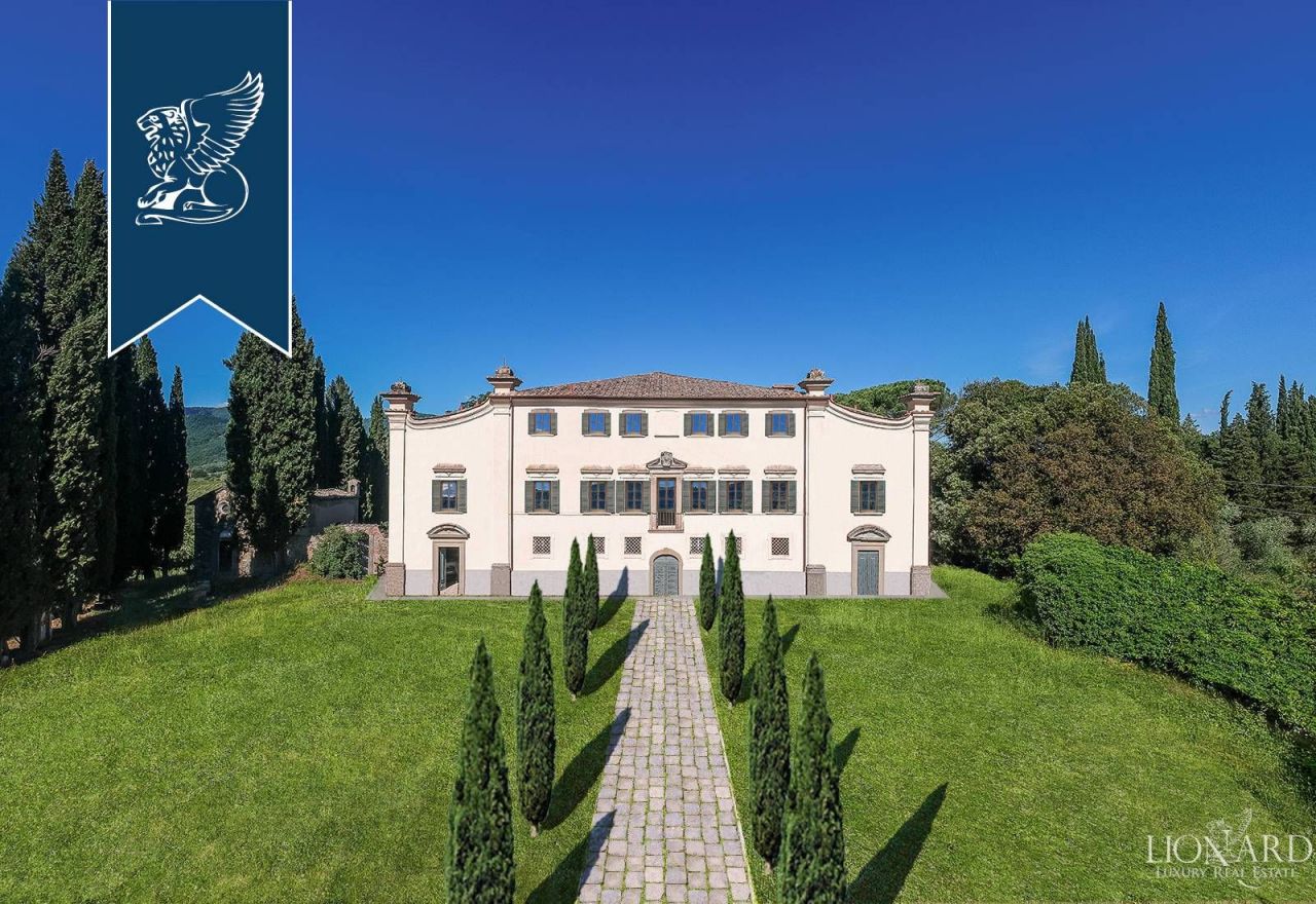 Villa in Arezzo, Italy, 3 158 sq.m - picture 1