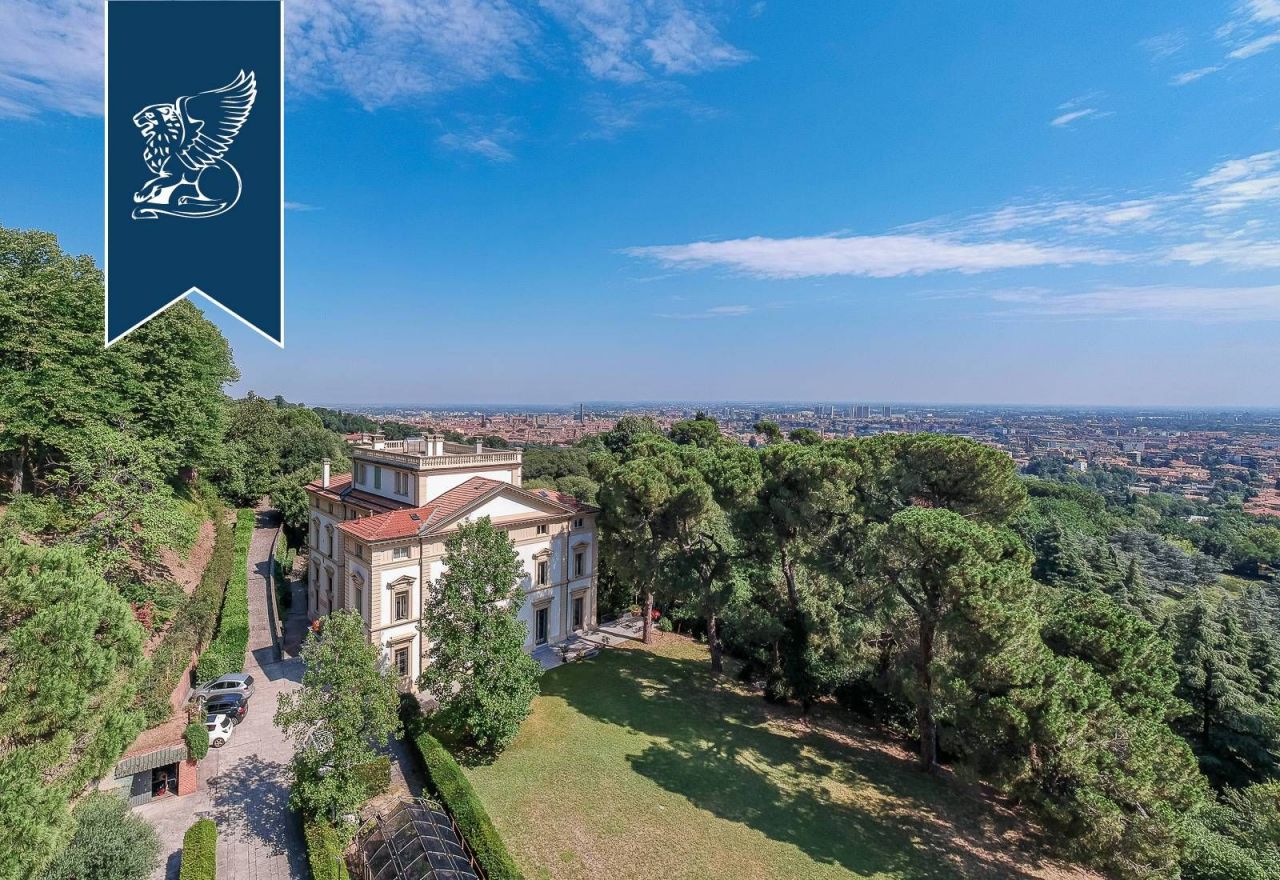 Villa à Bologne, Italie, 2 882 m2 - image 1