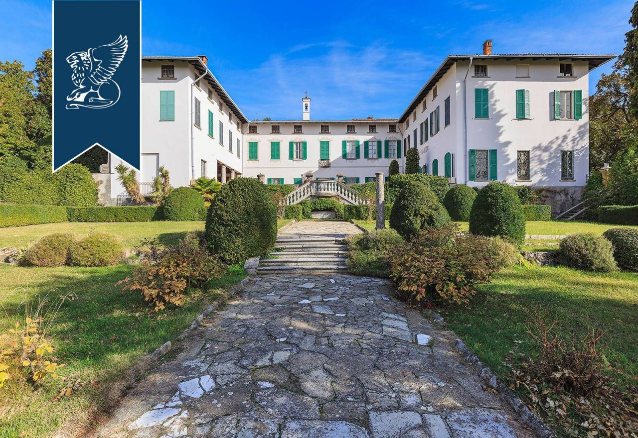 Villa en Como, Italia, 2 000 m2 - imagen 1