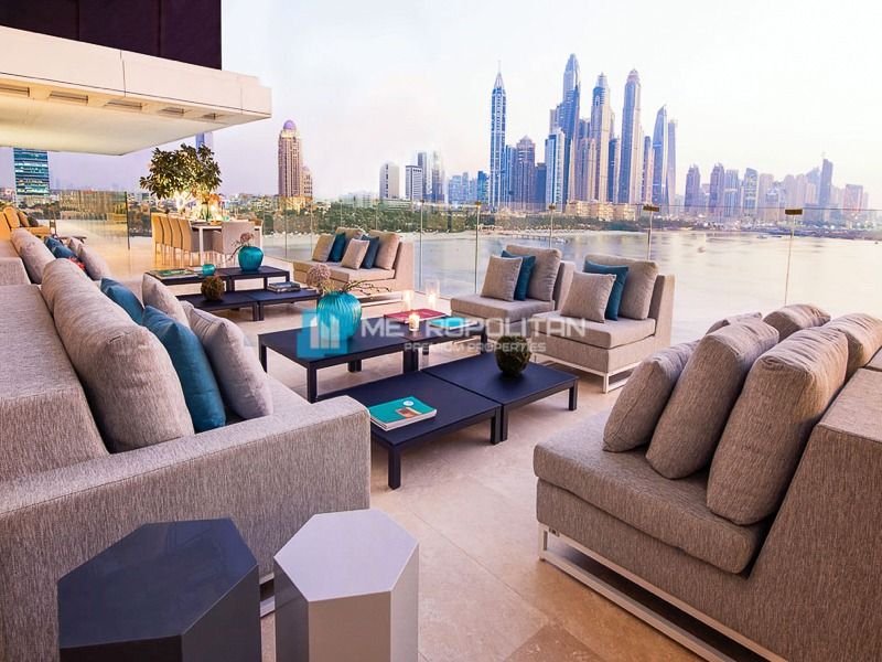 Penthouse in Dubai, UAE, 665 sq.m - picture 1