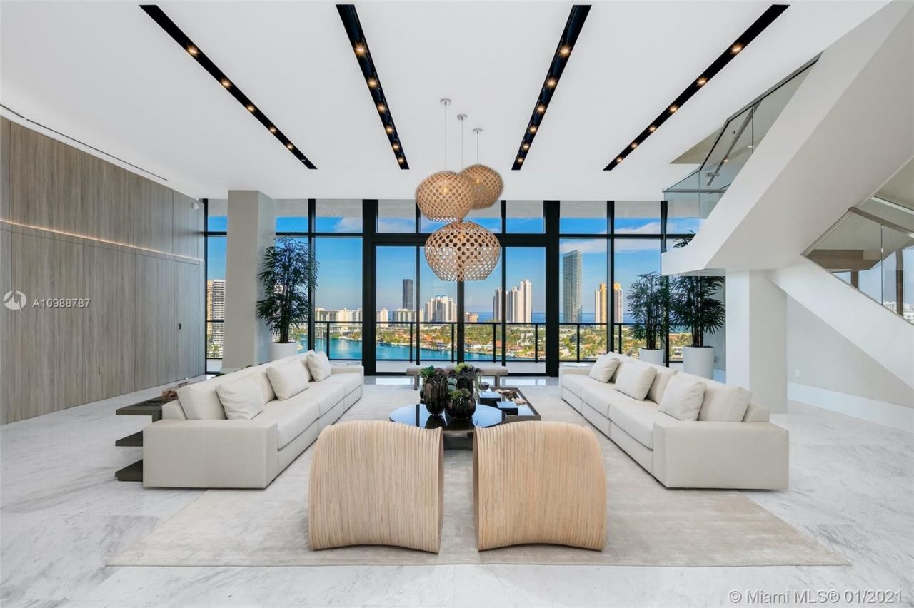 Penthouse à Miami, États-Unis, 600 m2 - image 1