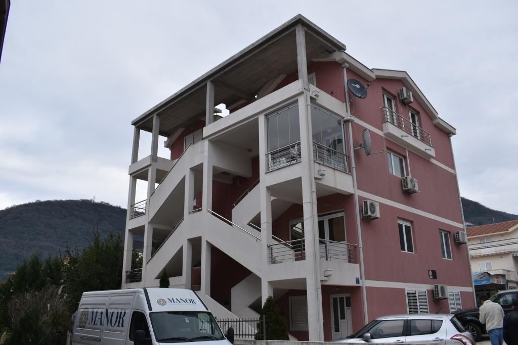 Wohnung in Lastva, Montenegro, 117 m2 - Foto 1
