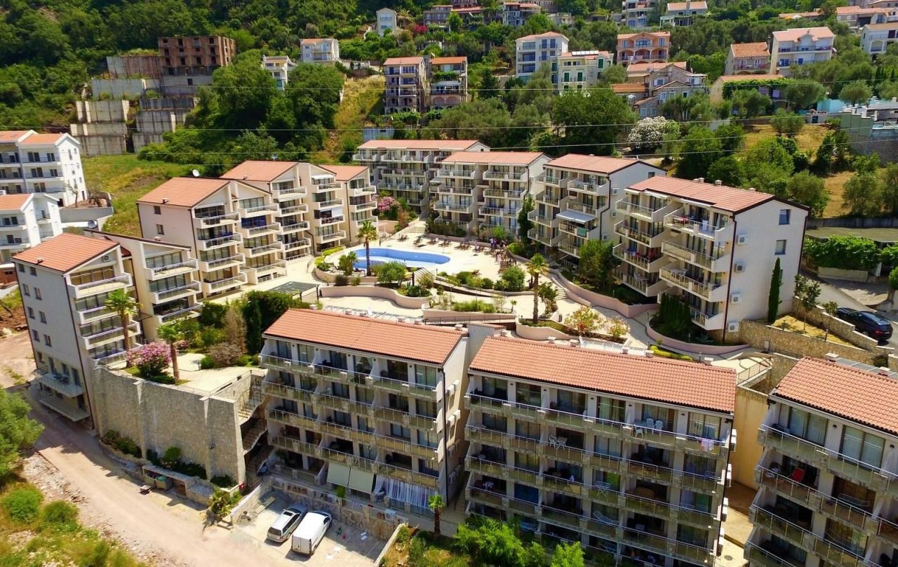 Apartamento en Budva, Montenegro, 47 m2 - imagen 1