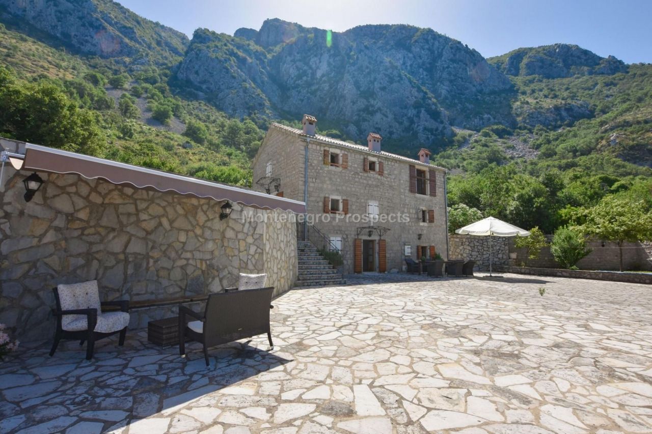 Villa en Budva, Montenegro, 150 m2 - imagen 1