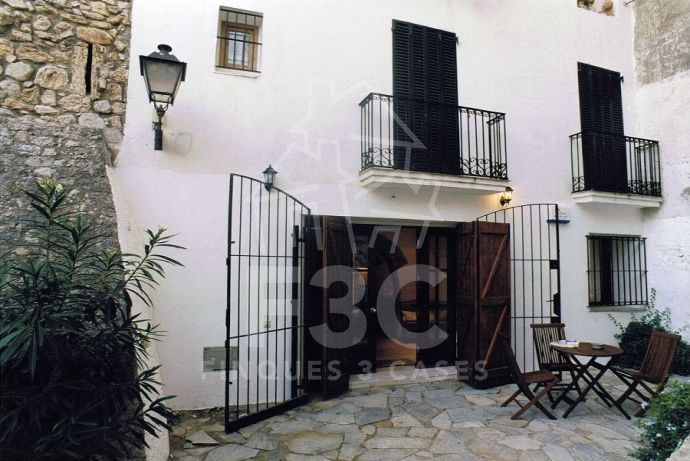 Flat in Barcelona, Spain, 120 sq.m - picture 1