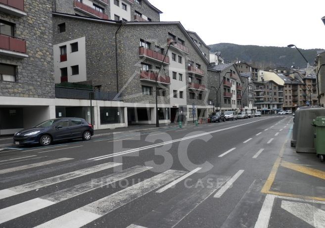 Commercial property in La Massana, Andorra, 160 sq.m - picture 1