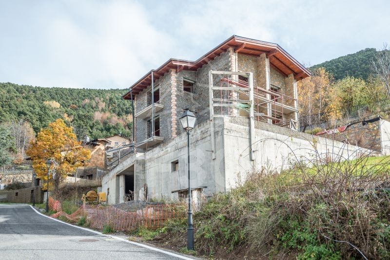 House in Sant Julia de Loria, Andorra, 385 sq.m - picture 1