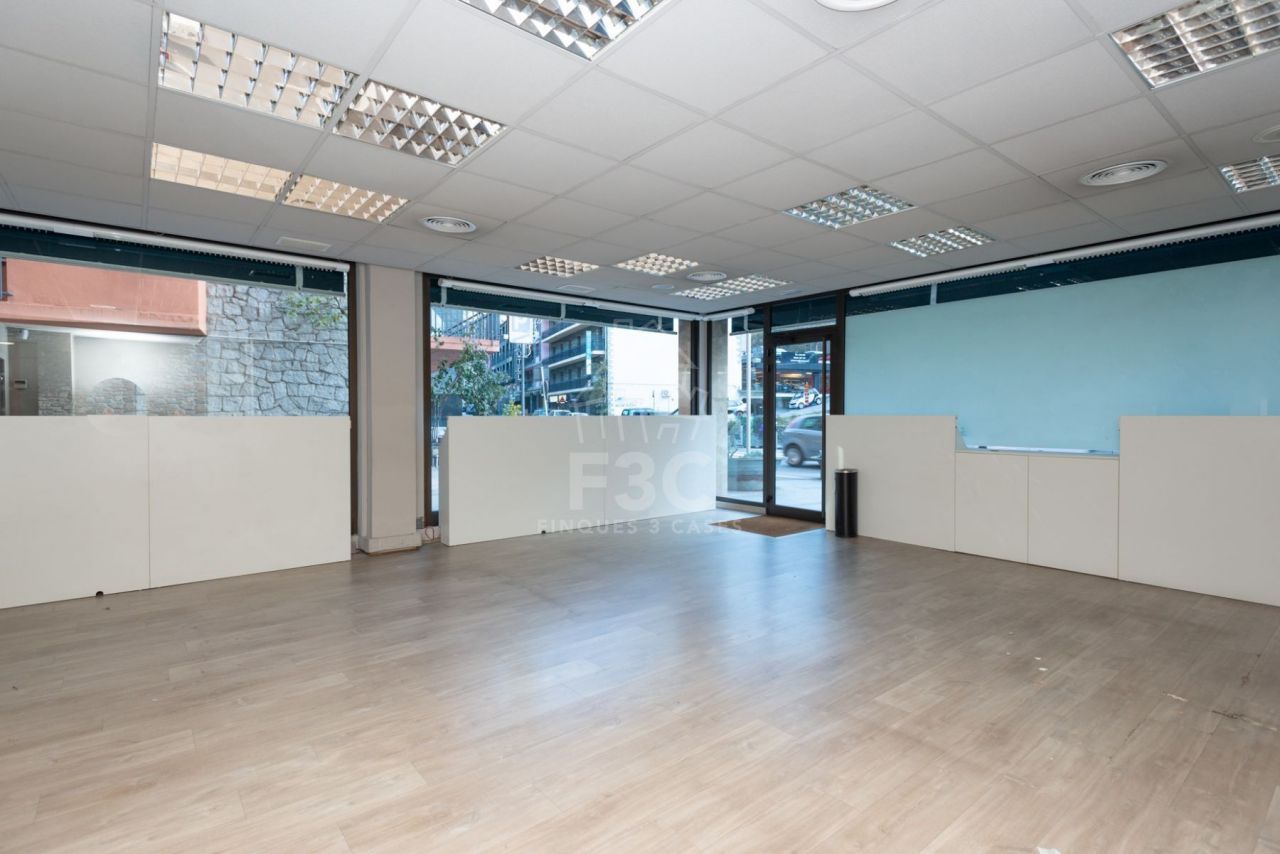 Office in Encamp, Andorra, 70 sq.m - picture 1