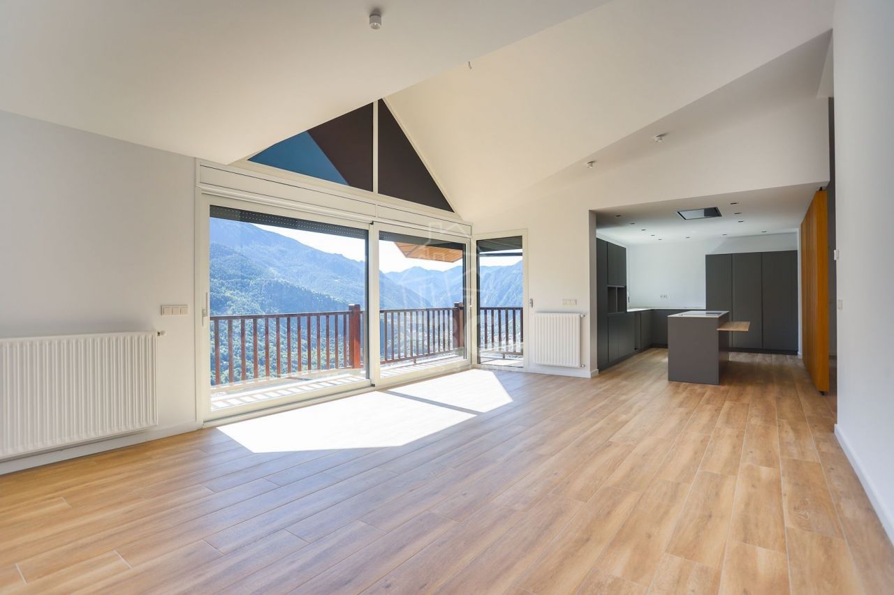 Appartement dans Les Escaldes, Andorre, 162 m2 - image 1