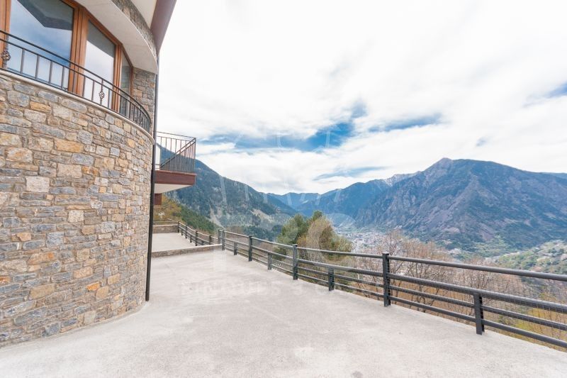 Casa en Les Escaldes, Andorra, 268 m2 - imagen 1