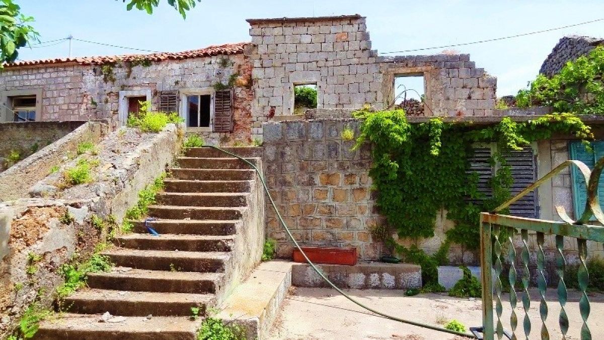 House in Krimovica, Montenegro, 210 sq.m - picture 1