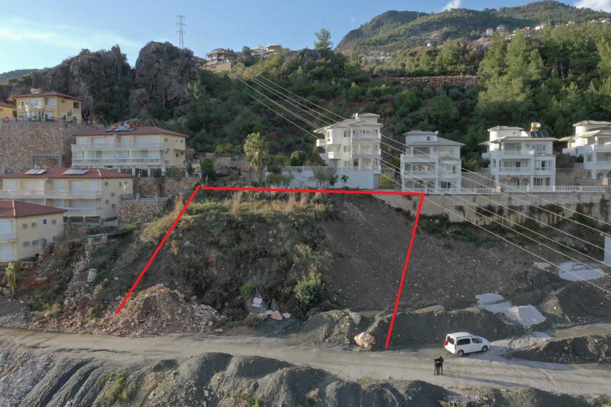 Land in Alanya, Turkey, 1 000 sq.m - picture 1