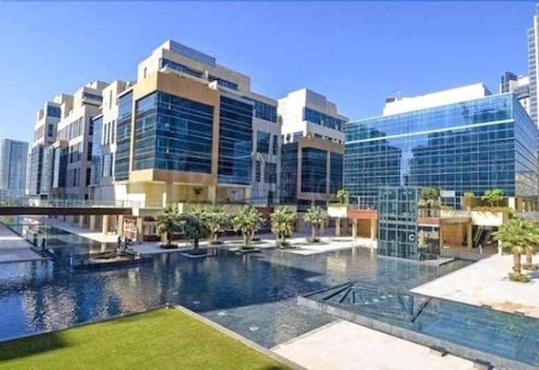 Office in Dubai, UAE, 45 748 sq.m - picture 1