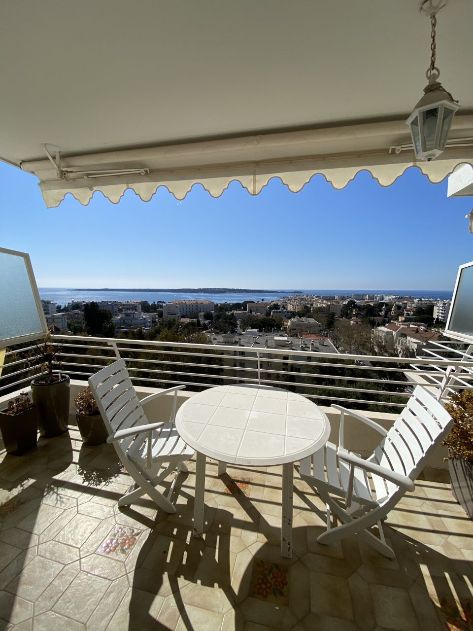 Apartment in Cannes, France, 67 sq.m - picture 1