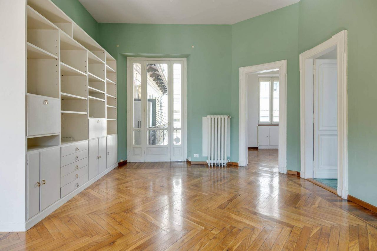Apartment Torino, Italy, 100 sq.m - picture 1