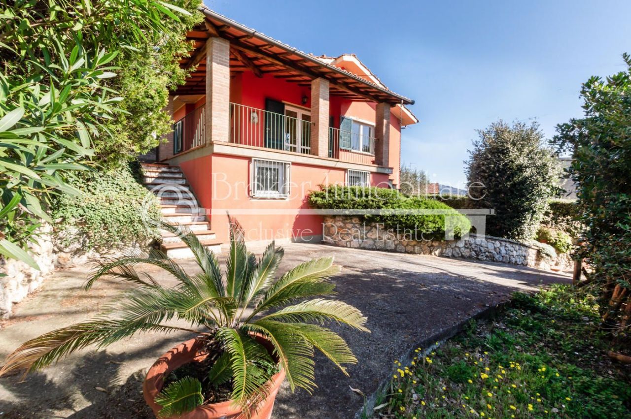 Villa in Massarosa, Italy, 160 sq.m - picture 1