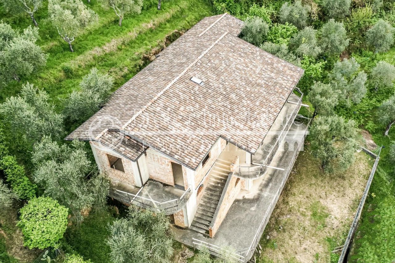 Villa in Pietrasanta, Italy, 225 sq.m - picture 1