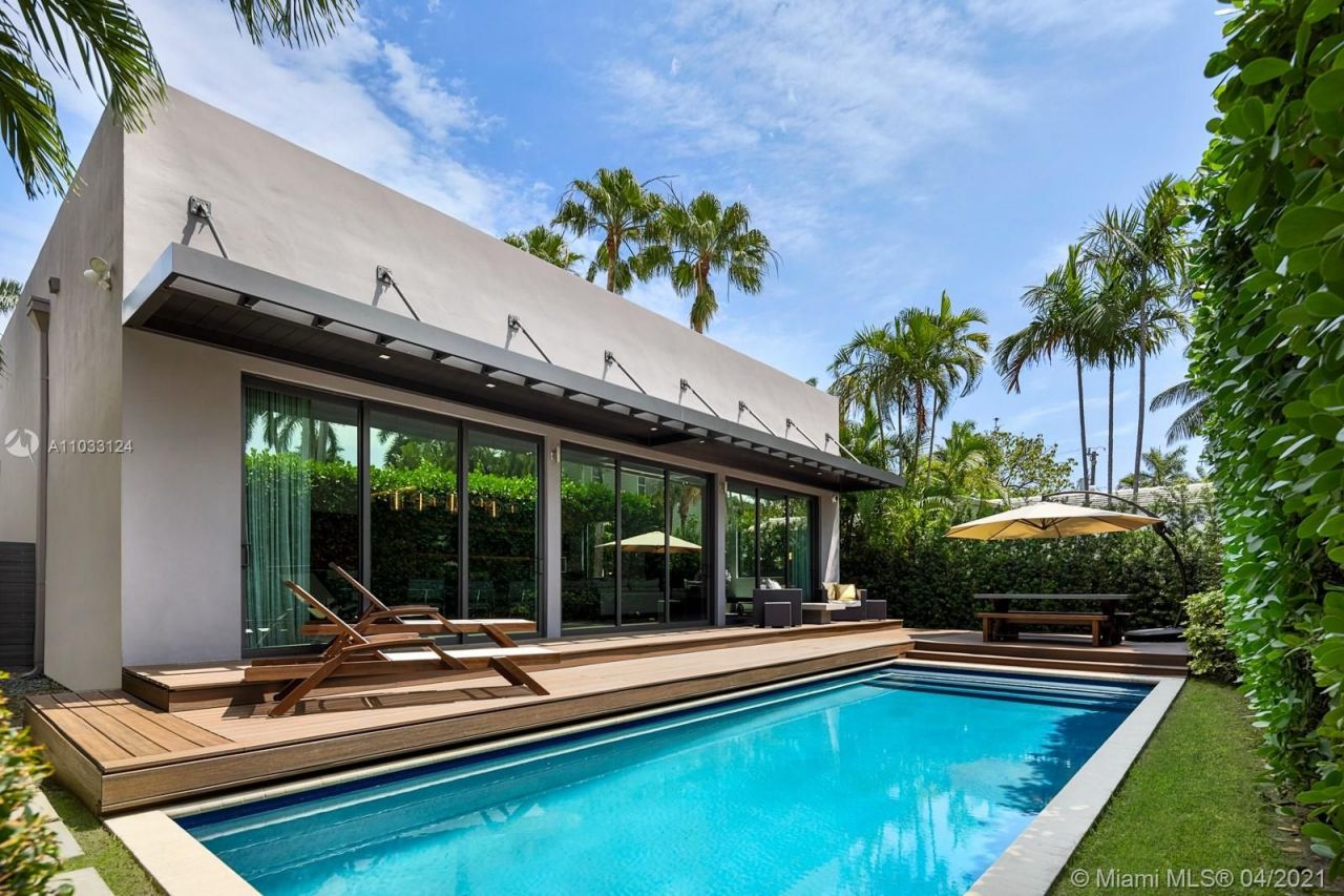 Villa in Miami, USA, 290 sq.m - picture 1