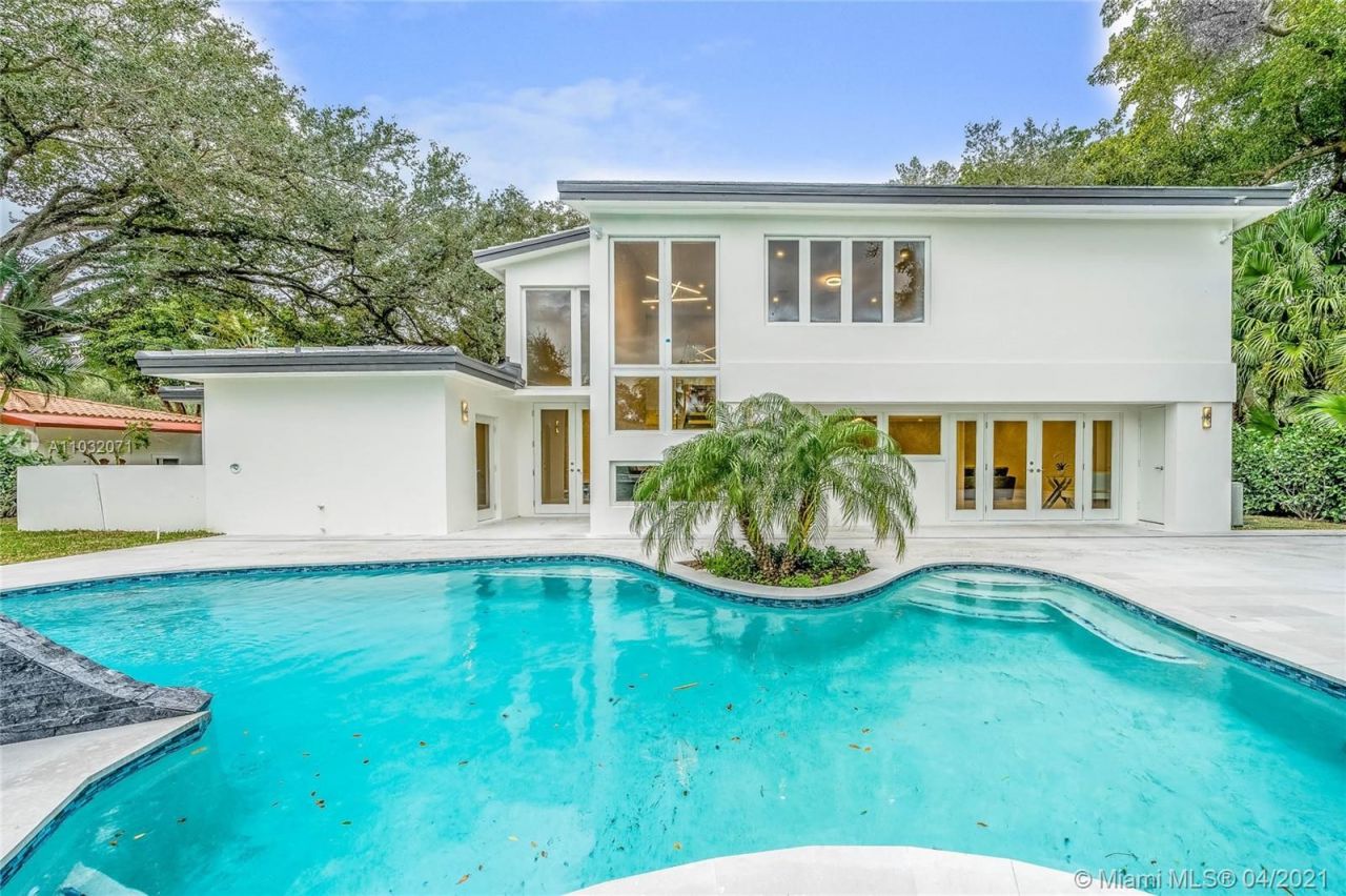 Villa in Miami, USA, 400 sq.m - picture 1
