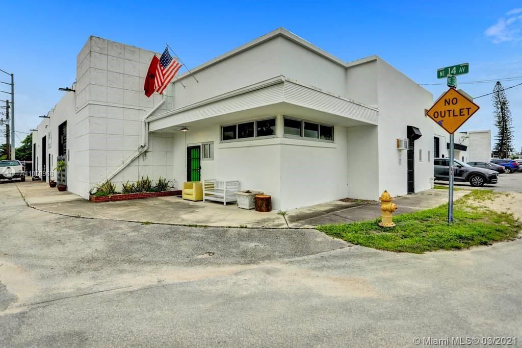 Commercial property in Miami, USA, 2 700 sq.m - picture 1
