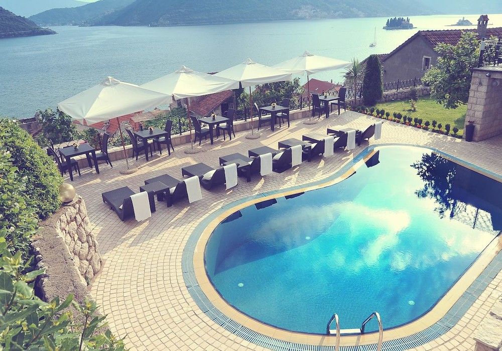 Hotel in Perast, Montenegro, 960 sq.m - picture 1
