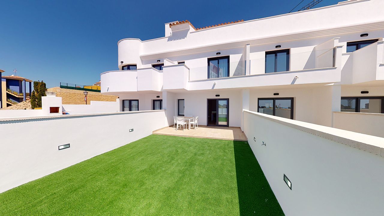 Townhouse in Benidorm, Spain, 110 sq.m - picture 1