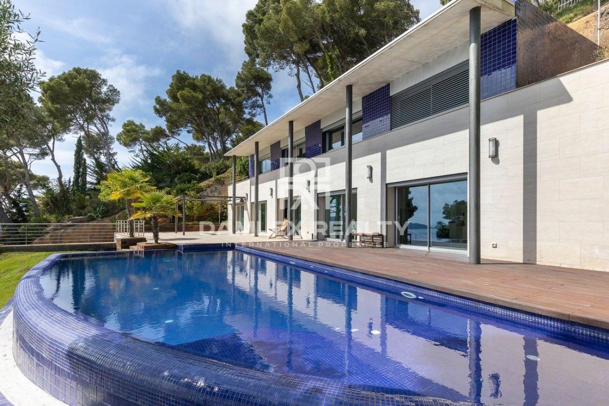 Villa in Costa Brava, Spanien, 375 m2 - Foto 1