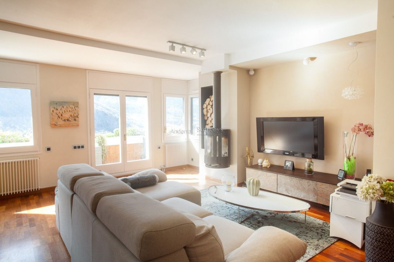 Appartement dans Les Escaldes, Andorre, 112 m2 - image 1