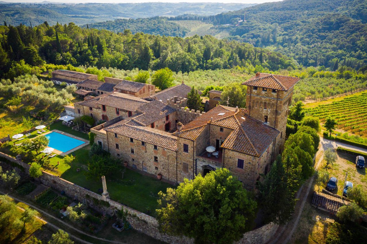Manor in Impruneta, Italy, 3 300 sq.m - picture 1