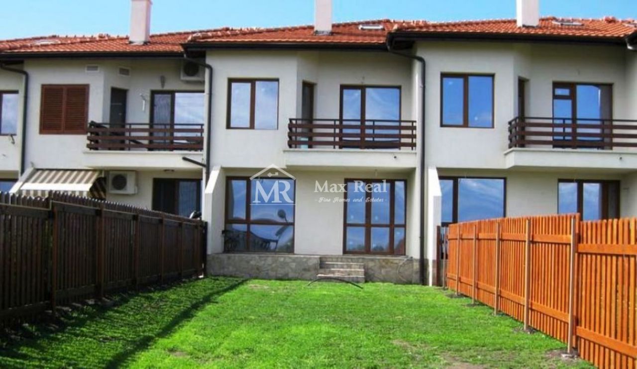 House in Aheloy, Bulgaria, 211 sq.m - picture 1