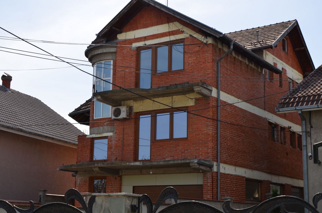 House in Kragujevac, Serbia, 600 sq.m - picture 1