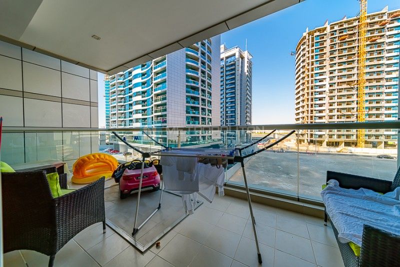 Apartment in Dubai, UAE, 86 sq.m - picture 1