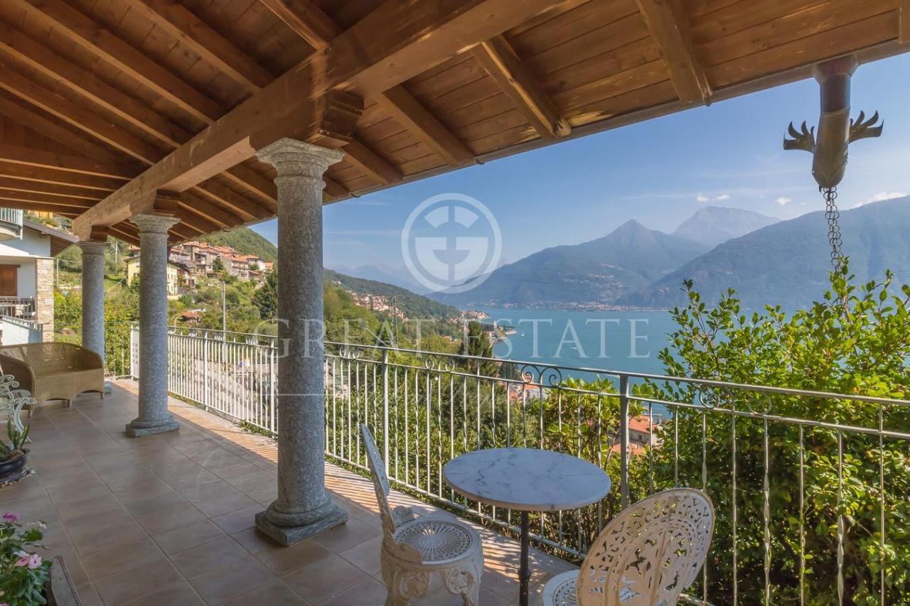 Villa on Lake Como, Italy, 400 sq.m - picture 1