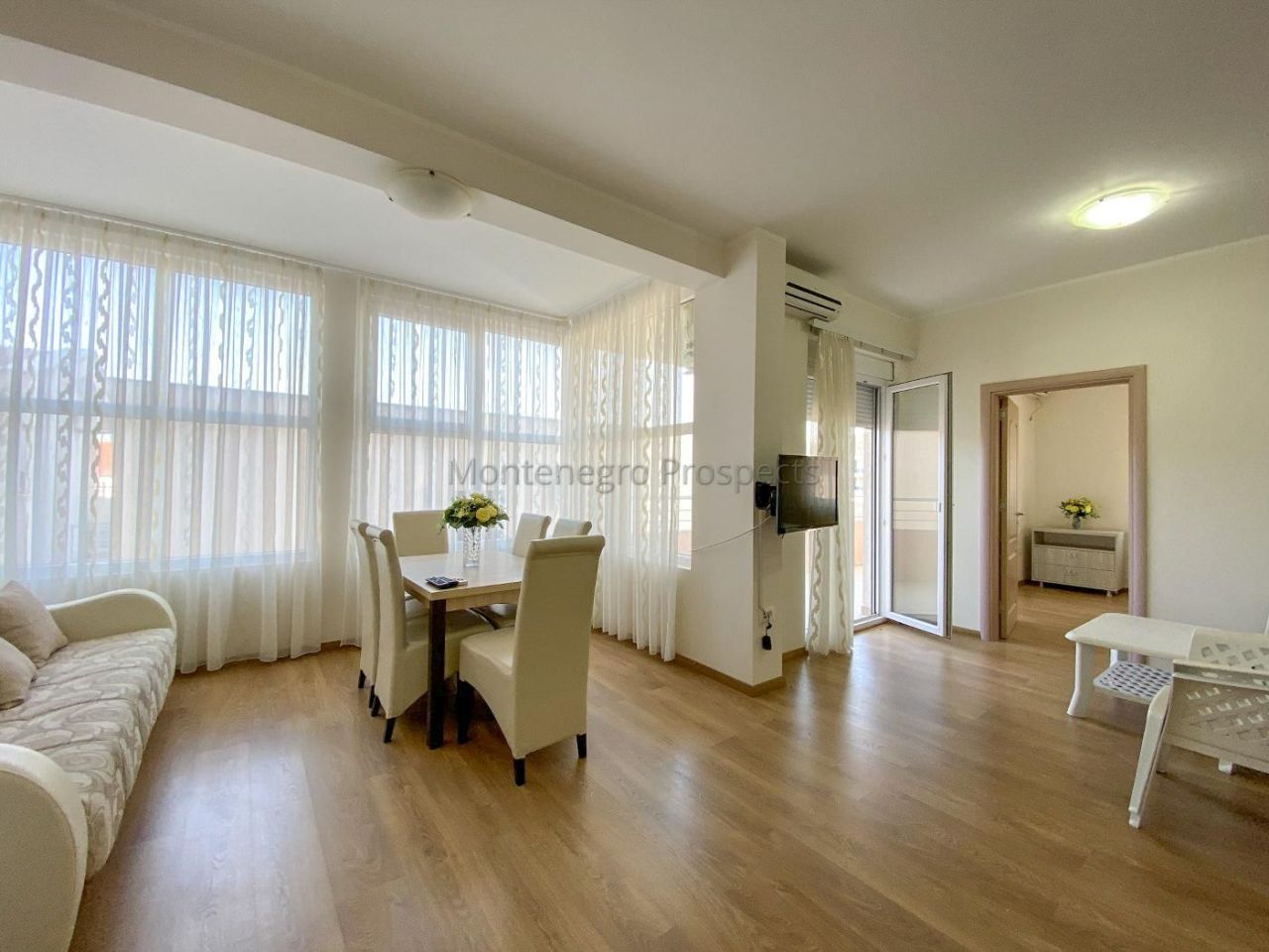 Apartment in Bar, Montenegro, 84 sq.m - picture 1